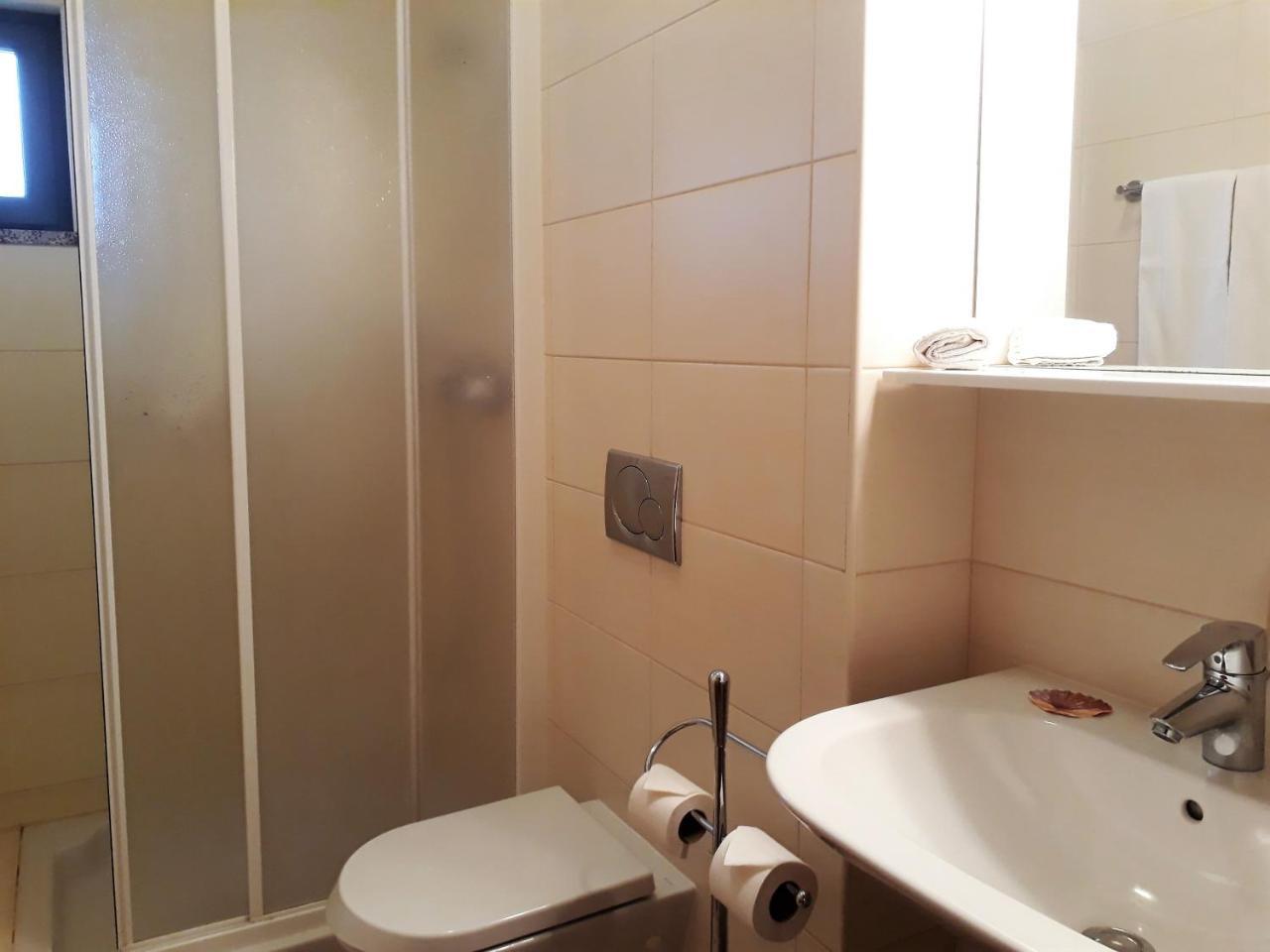 T2 Tahiti - Terraco, Familiar, Garagem, Wifi Appartement Quarteira Buitenkant foto