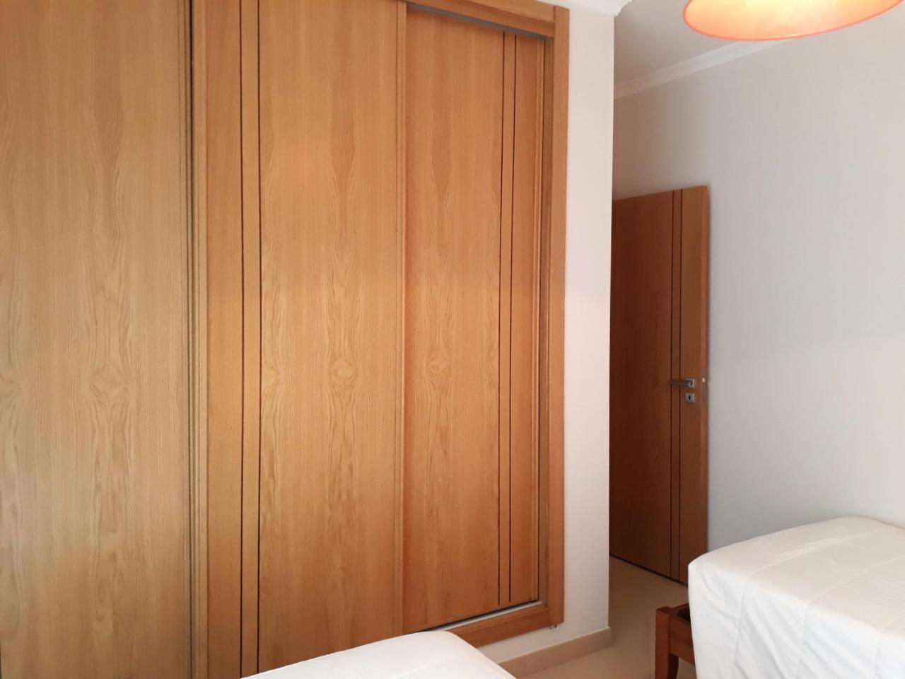 T2 Tahiti - Terraco, Familiar, Garagem, Wifi Appartement Quarteira Buitenkant foto