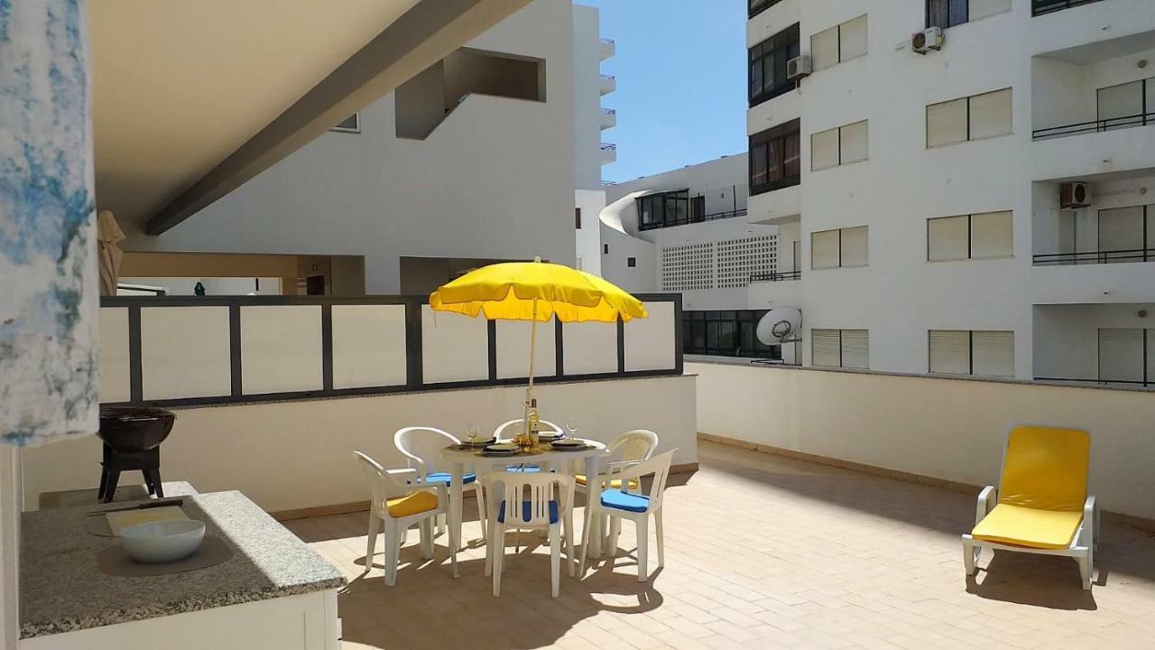 T2 Tahiti - Terraco, Familiar, Garagem, Wifi Appartement Quarteira Buitenkant foto