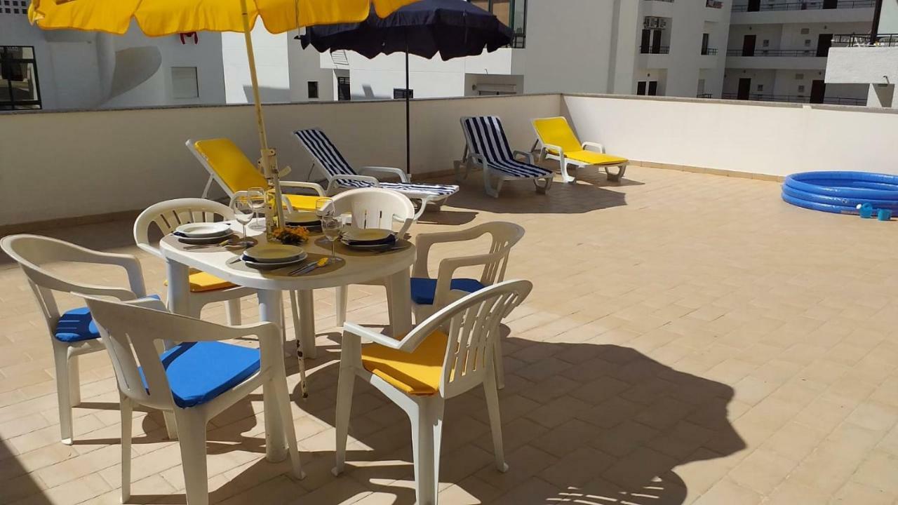 T2 Tahiti - Terraco, Familiar, Garagem, Wifi Appartement Quarteira Buitenkant foto